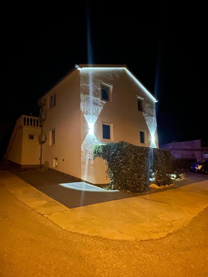 מסלניקה Apartments Frigan מראה חיצוני תמונה